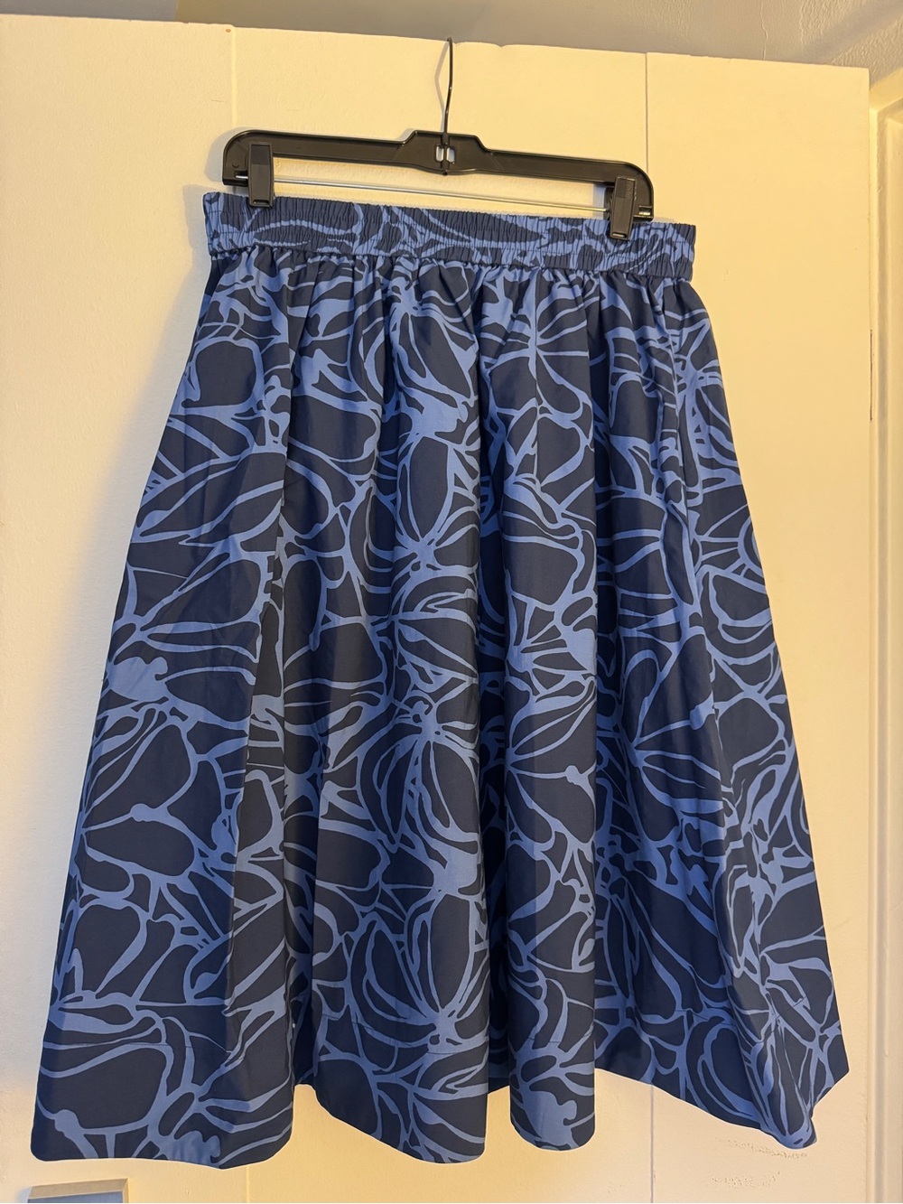 Banana Republic Navy and Light Blue Floral Circle Skirt